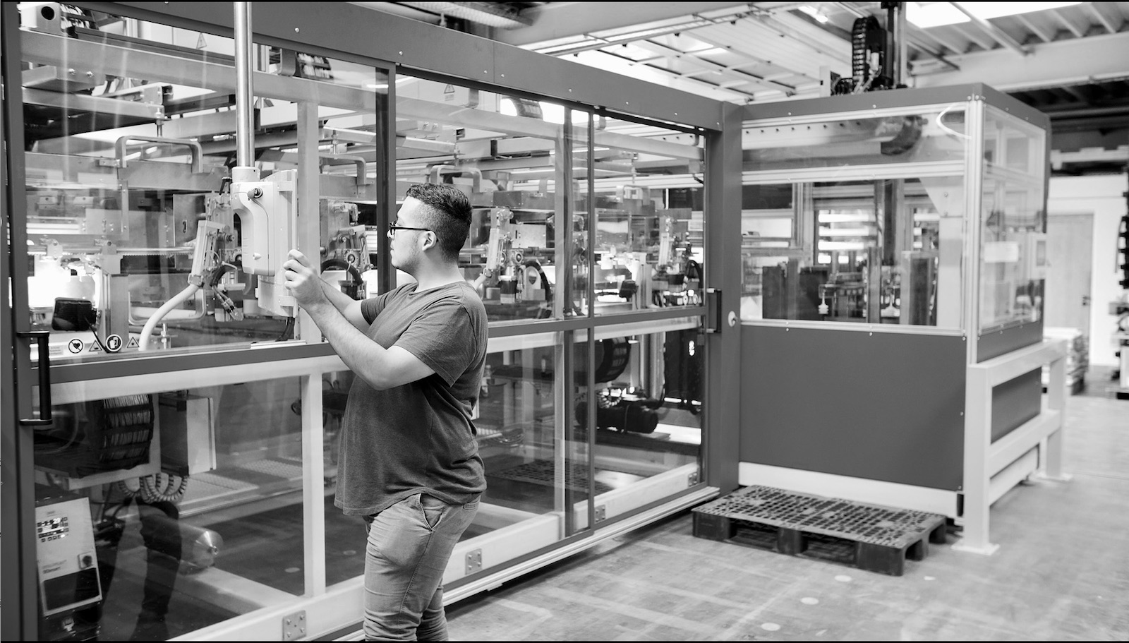 Sinnvoller einsetzen und qualifizieren Verfahrenstechniker bei der Arbeit